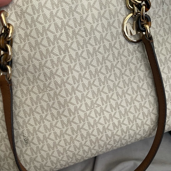 Michael Kors Handbags - Mk purse